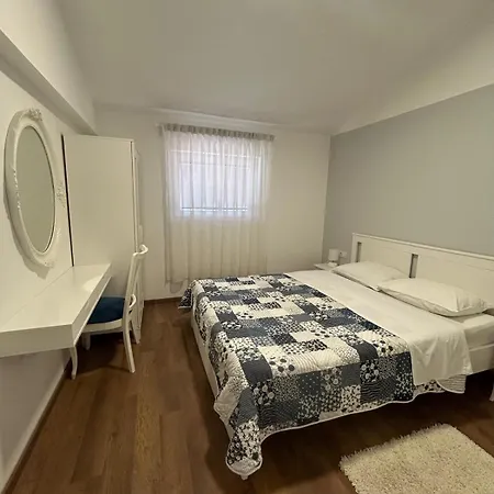 Apartman Lorna Turanj Extérieur photo