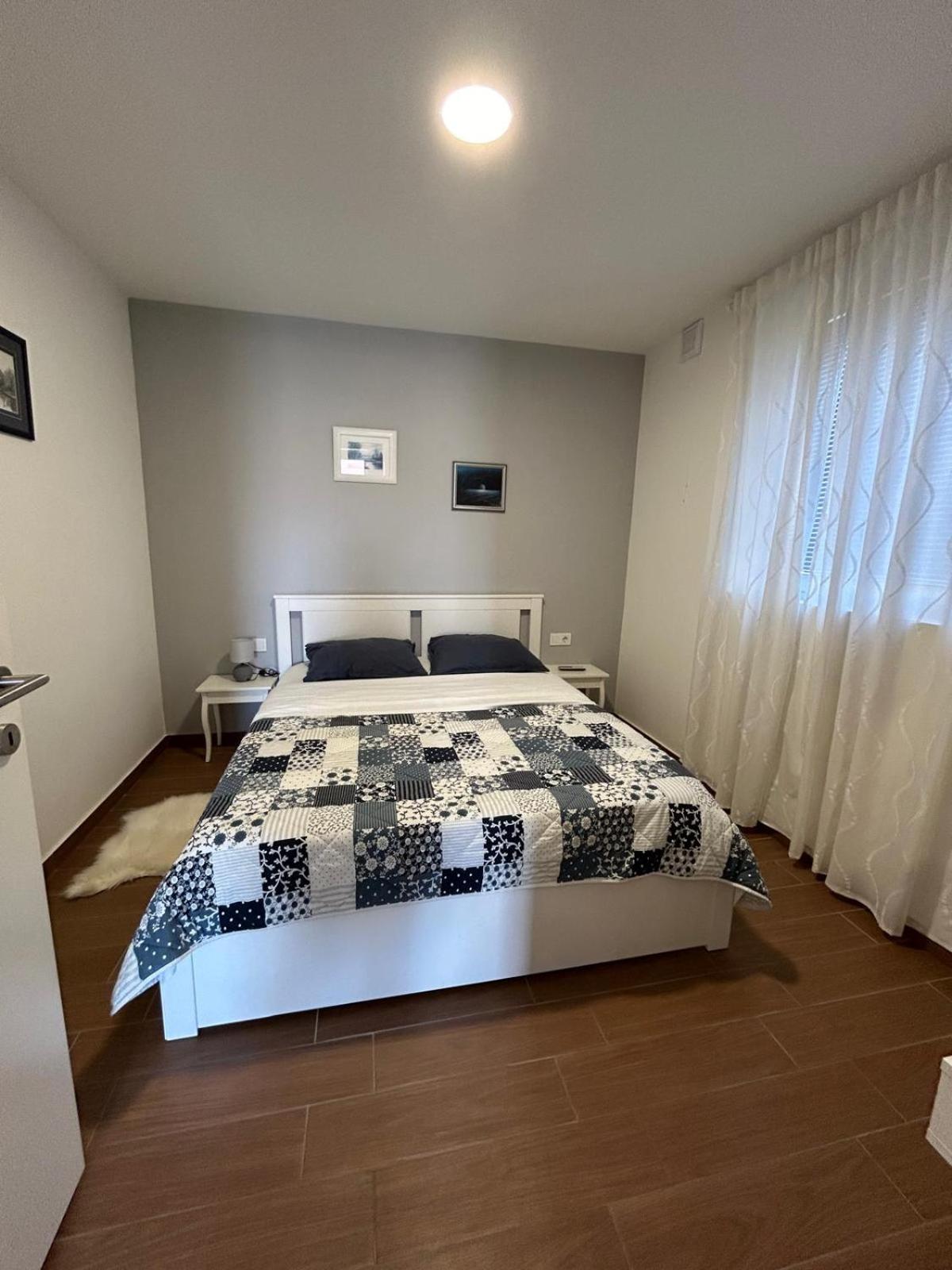 Apartment Lorna Turanj