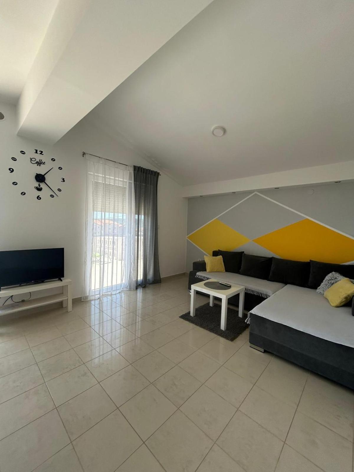Apartment Lorna Turanj
