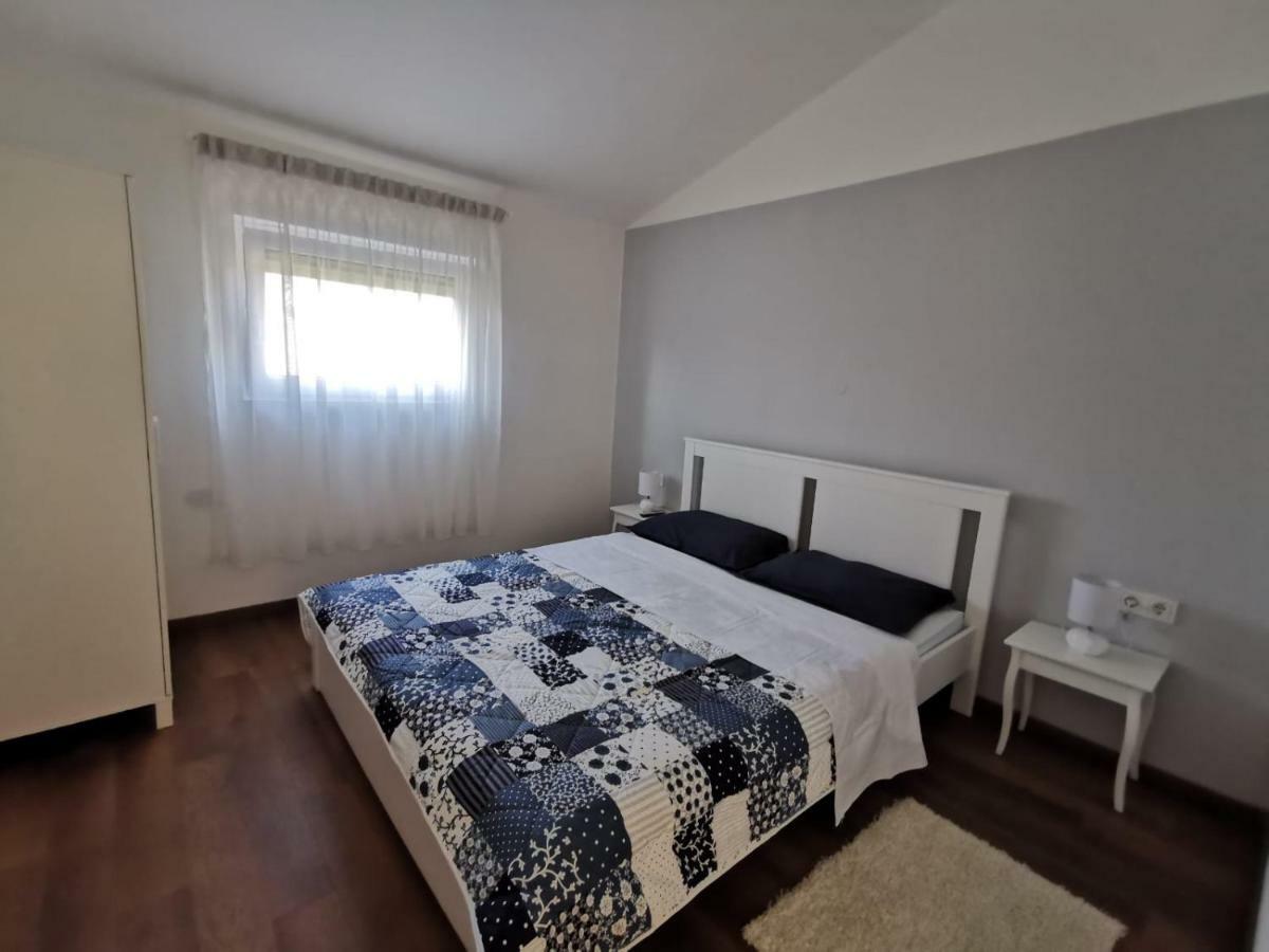 Lorna Apartment *