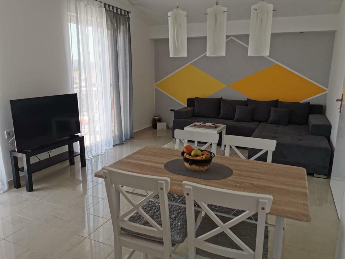 Apartment Lorna Turanj