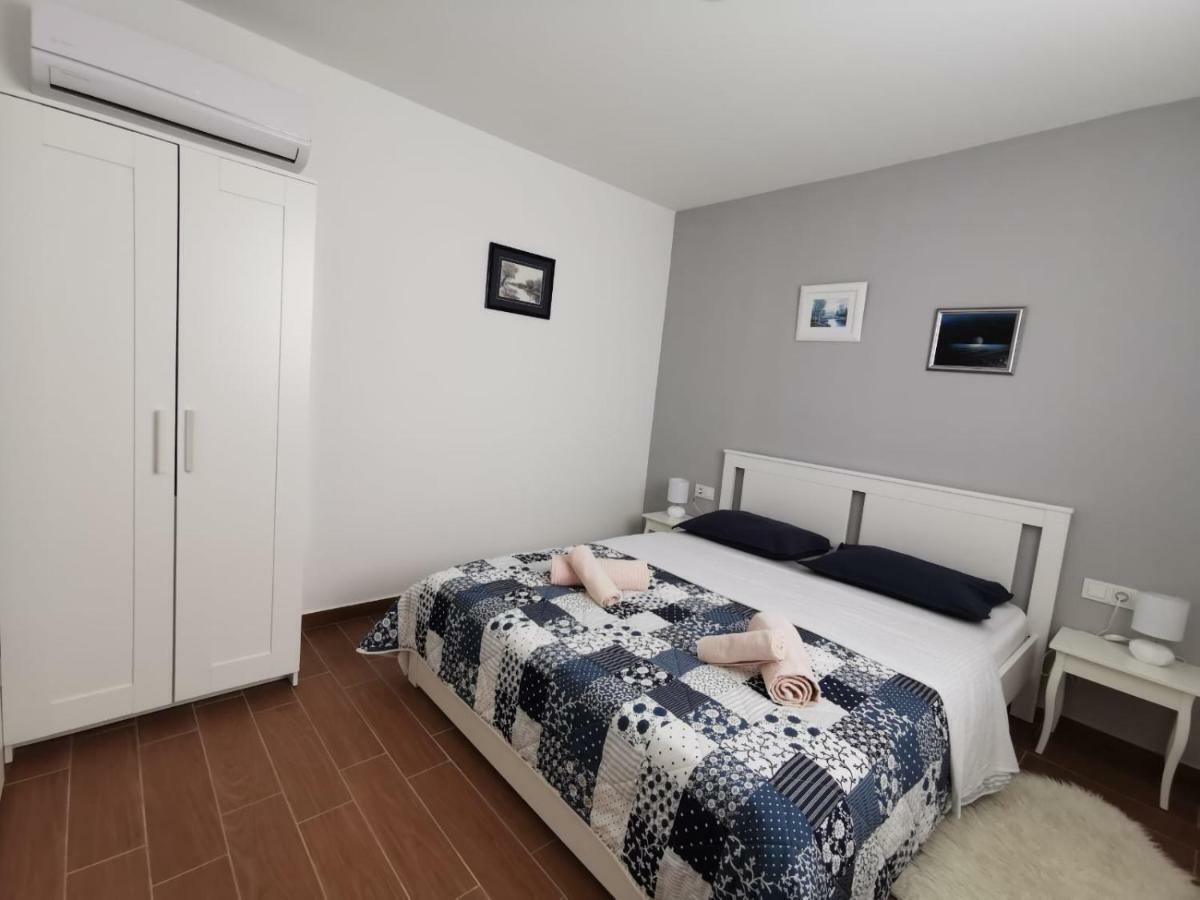 Lorna Apartment